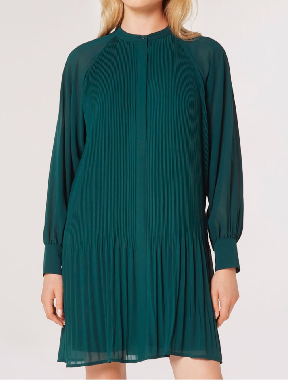 172. apricot dress pleated L new